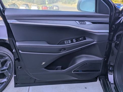 New 2025 Jeep Wagoneer S Limited w/ Comfort Package AWD/4WD image 11