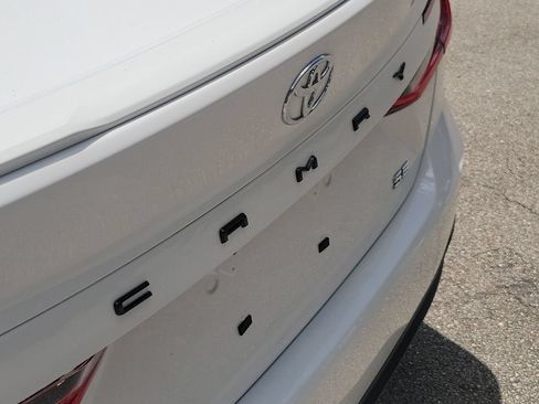 Used 2025 Toyota Camry SE w/ Convenience Package FWD image 6