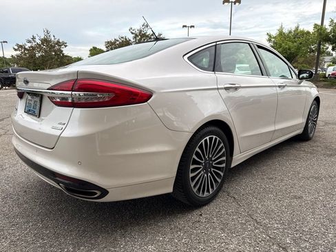 Used 2017 Ford Fusion SE w/ Fusion SE Technology Package FWD image 9