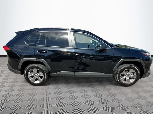 Used 2025 Toyota RAV4 LE AWD/4WD image 9