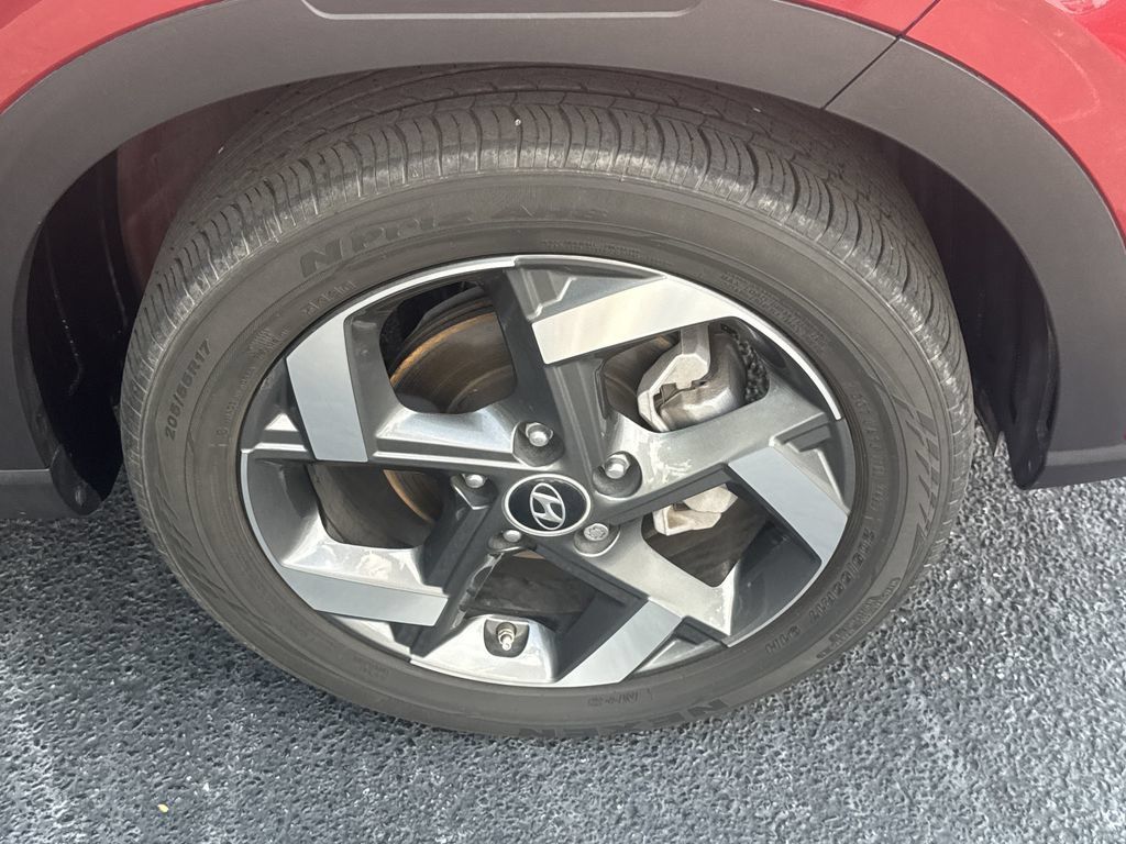 Used 2024 Hyundai Venue Limited FWD image 20