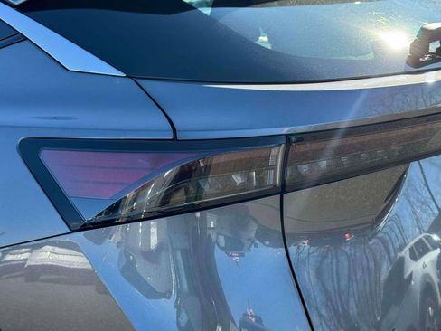 Certified 2023 Nissan Ariya FWD image 11