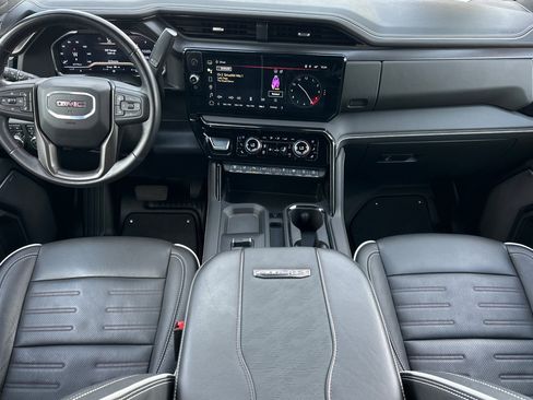 Used 2024 GMC Sierra 2500 AT4X image 13