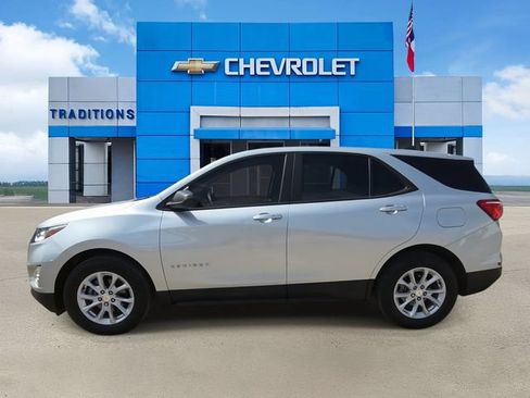 Used 2021 Chevrolet Equinox LS w/ LS Convenience Package FWD image 6