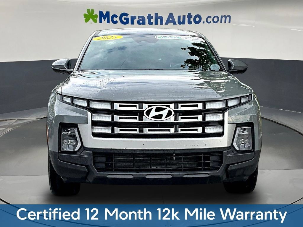 Used 2025 Hyundai Santa Cruz SE AWD/4WD image 2