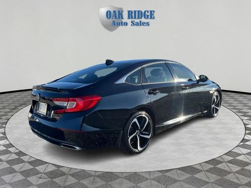 Used 2018 Honda Accord Sport image 5