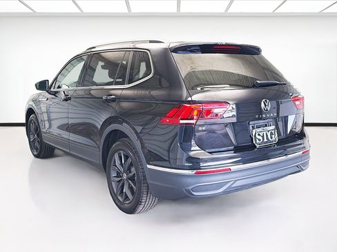 Used 2023 Volkswagen Tiguan SE w/ Panoramic Sunroof Package image 6