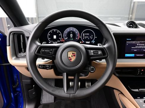 Certified 2025 Porsche Cayenne S AWD/4WD image 8