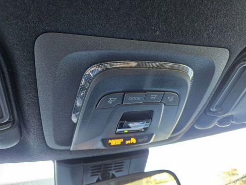 Certified 2024 Toyota Corolla SE image 28