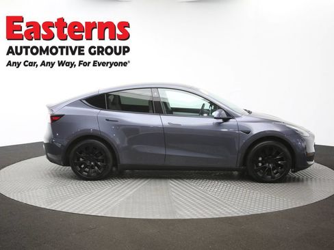 Used 2021 Tesla Model Y Long Range AWD/4WD image 40