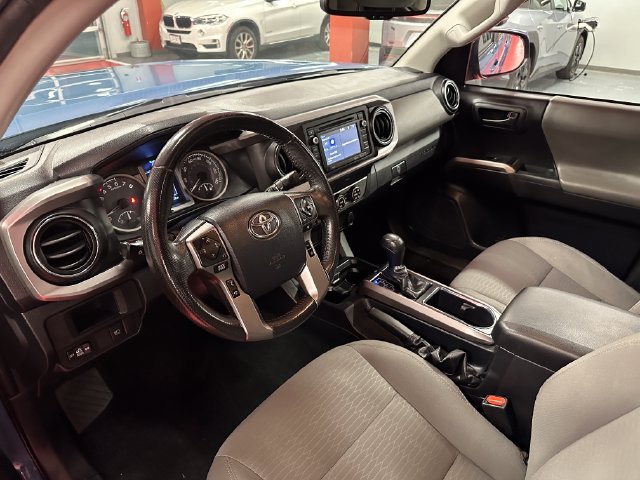 Certified 2019 Toyota Tacoma SR5 AWD/4WD image 11