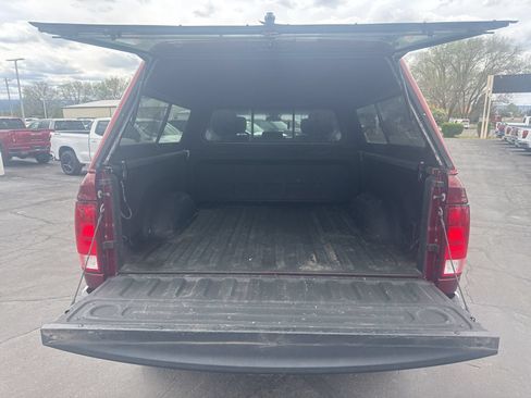 Used 2018 RAM 2500 Tradesman w/ Chrome Appearance Group AWD/4WD image 16
