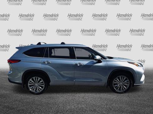 Used 2021 Toyota Highlander Platinum FWD image 11
