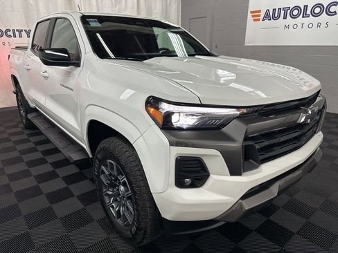 Used 2024 Chevrolet Colorado Z71 w/ Advanced Trailering Package AWD/4WD image 2