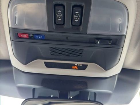 Used 2024 Subaru Crosstrek 2.0i Premium image 19