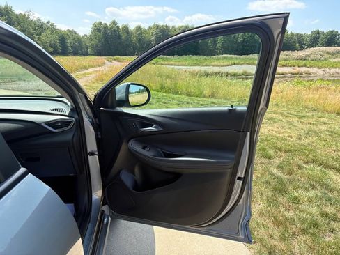 Used 2023 Buick Encore GX Select w/ Sport Touring Package FWD image 26