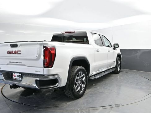 Used 2024 GMC Sierra 1500 SLT w/ SLT Premium Package AWD/4WD image 9