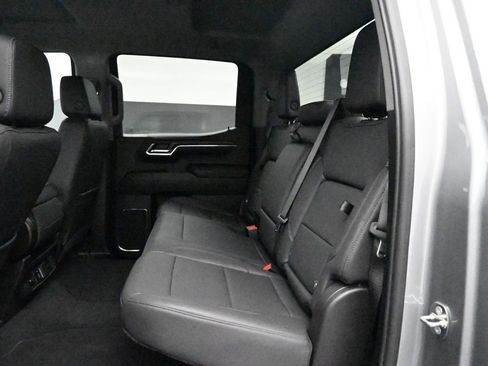 Used 2024 GMC Sierra 1500 SLT w/ X31 Off-Road Package AWD/4WD image 18