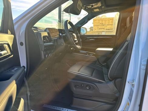 New 2026 Chevrolet Tahoe Premier w/ Sun And Tow Package AWD/4WD image 11