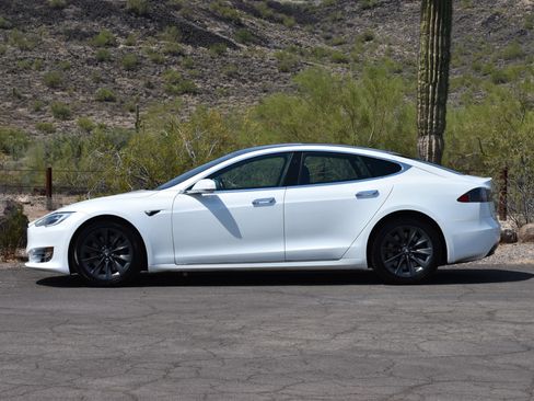 Used 2020 Tesla Model S Performance AWD/4WD image 4