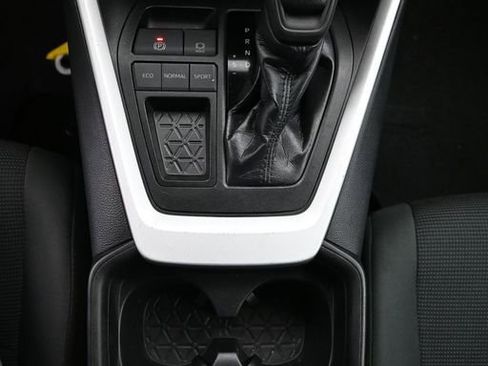 Used 2021 Toyota RAV4 LE w/ Carpet Mat Package (TMS) image 17