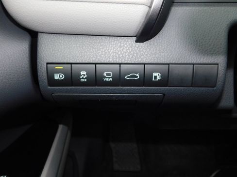 Used 2018 Toyota Camry XLE w/ Audio Package FWD image 25