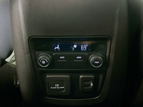 Used 2019 Buick Enclave Essence image 26