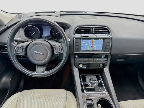 Used 2017 Jaguar F-PACE Prestige AWD/4WD image 15