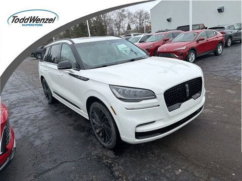 Used 2024 Lincoln Aviator Reserve w/ Equipment Group 201A image 1