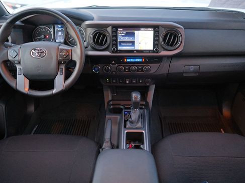 Used 2020 Toyota Tacoma TRD Sport image 19