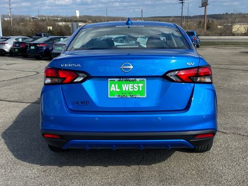 Used 2023 Nissan Versa SV image 6
