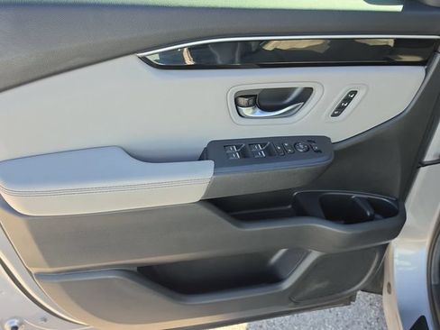 Used 2025 Honda Pilot Touring image 19
