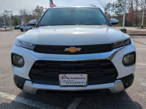 Used 2023 Chevrolet TrailBlazer LT w/ Convenience Package image 9