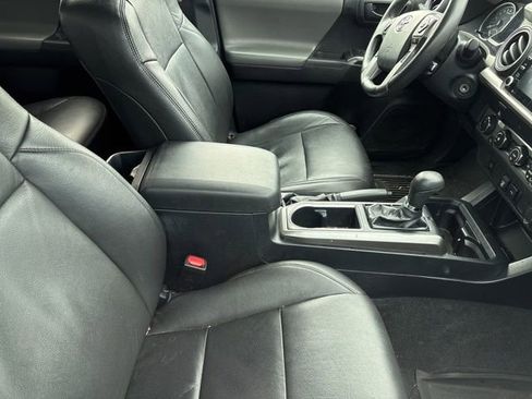 Used 2020 Toyota Tacoma SR5 image 5