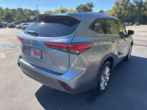 Used 2023 Toyota Highlander L image 5