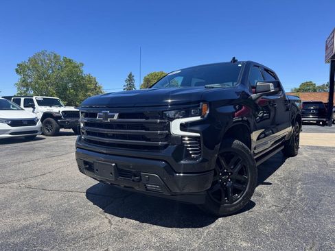 Used 2025 Chevrolet Silverado 1500 High Country w/ Midnight Edition AWD/4WD image 2