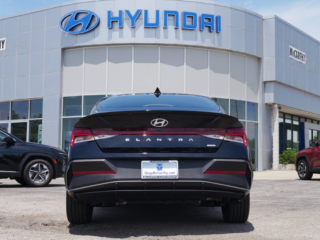 New 2026 Hyundai Elantra SEL FWD image 16