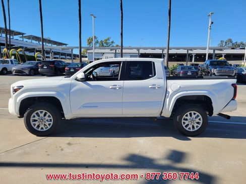 Certified 2025 Toyota Tacoma SR5 image 7
