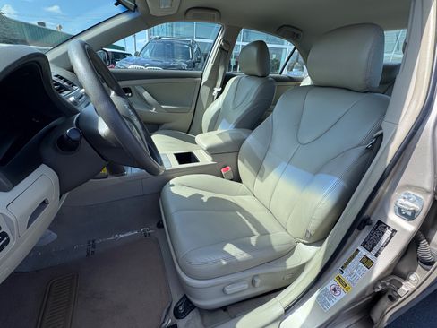 Used 2008 Toyota Camry LE FWD image 2