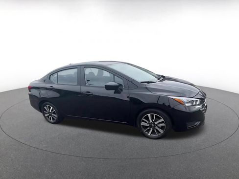 Used 2025 Nissan Versa SV FWD image 2