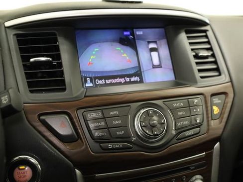 Used 2018 Nissan Pathfinder Platinum image 21