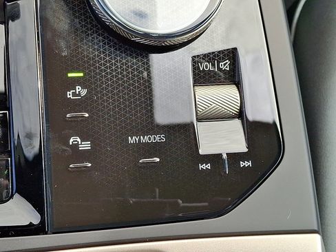 New 2026 BMW iX xDrive45 w/ Premium Package image 18