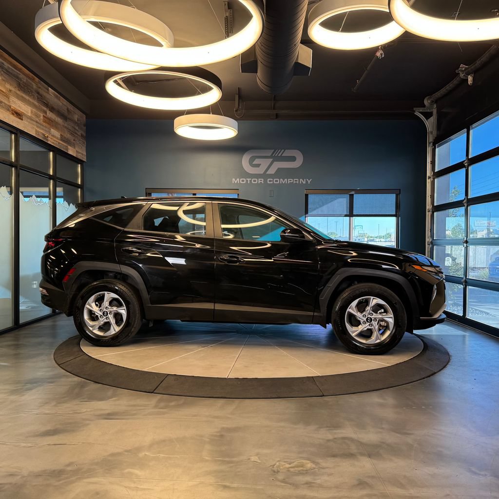 Used 2022 Hyundai Tucson SE AWD/4WD image 2