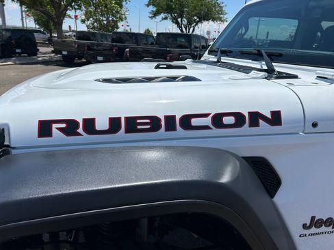 Used 2023 Jeep Gladiator Rubicon w/ LED Lighting Group AWD/4WD image 24