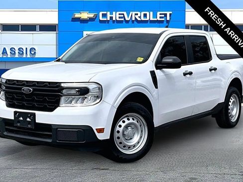 Used 2023 Ford Maverick XL w/ Equipment Group 100A Standard AWD/4WD image 2