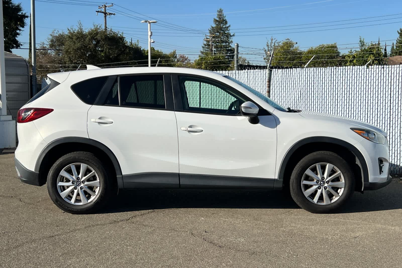 Used 2016 MAZDA CX-5 Touring w/ Bose/Moonroof Package FWD image 6