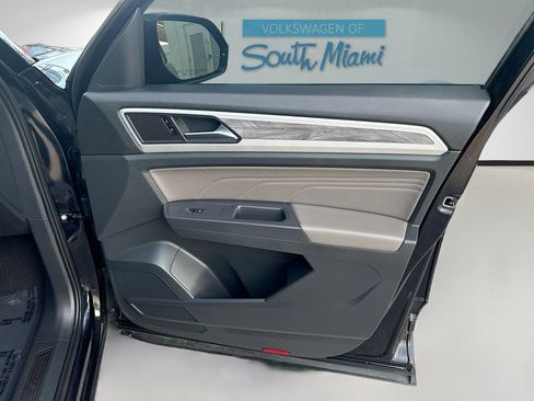 Used 2021 Volkswagen Atlas Cross Sport SE w/ V6 Towing Package image 33