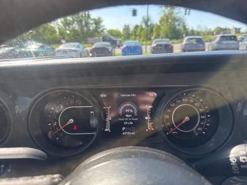 Used 2021 Jeep Wrangler Unlimited Sport AWD/4WD image 25
