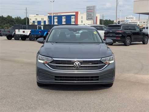 Used 2024 Volkswagen Jetta SE image 8