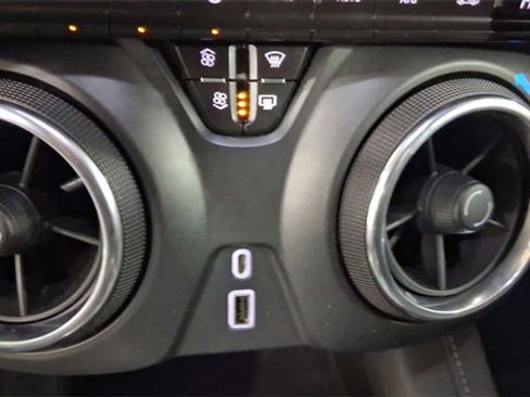 Used 2019 Chevrolet Blazer LT image 27